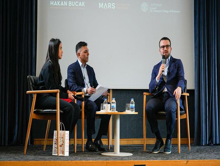 HAKAN BUCAK �STANBUL'DA CORNELL HEYET�YLE